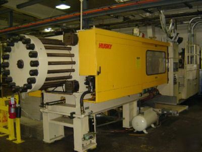 550 ton, 64.83 oz. husky injection molding machine '90