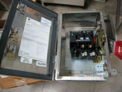 Ge 30A safety switch TH3221SS 240V-2P-fused-ss