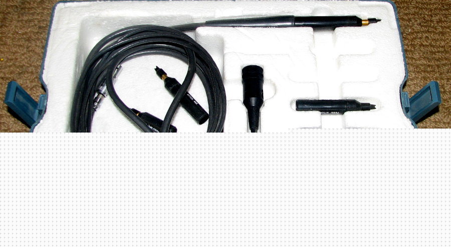 * tektronix P6051 probe w/case & accessories