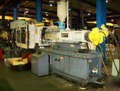 Van dorn 285 ton plastic injection molding machine-1991