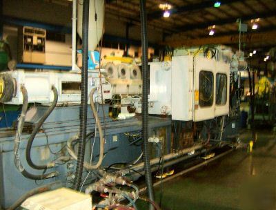 Van dorn 285 ton plastic injection molding machine-1991