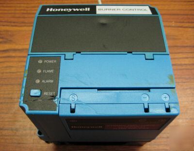 Honeywell RM7823 a 1016 flame amplifier RM7823A1016