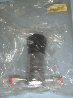 New 1 - tescom 100 uhp valve 1/4