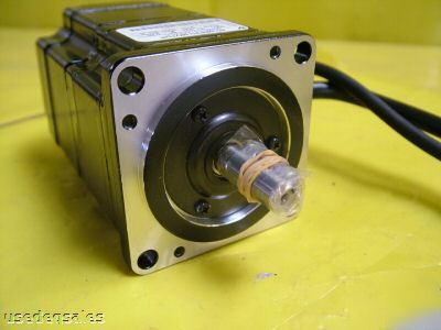 Yaskawa ac servo motor sgmph-01AAE4CD