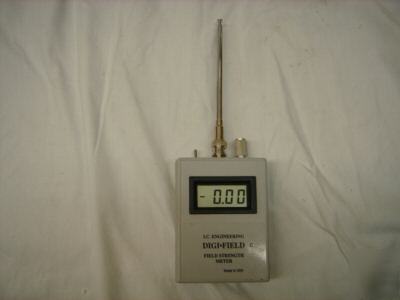 Digital field strength meter