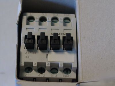 New siemens dc contactor 3TF3010-0BB4 bin 