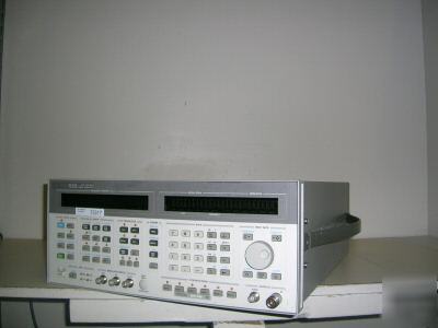 Agilent 8644B high-performance rf signal generator .