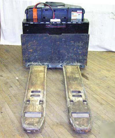 Crown electric pallet truck - model PW3520-60