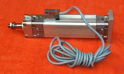 Festo air actuator cylinder with position sensor 3