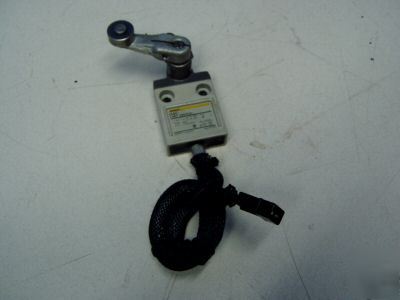 Omron limit switch m/n: D4C-1620 - used