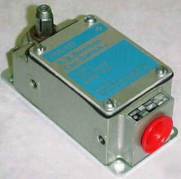Telemecanique gould r.b. denison limit switch L142-2M