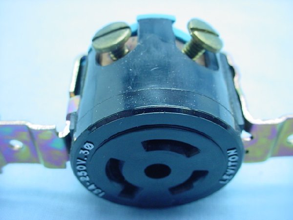 Leviton L11-15 locking receptacle 15A 250V 71115-fr