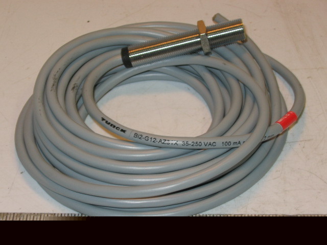 New turck threaded proximity switch BI2-G12-AZ31X 7M