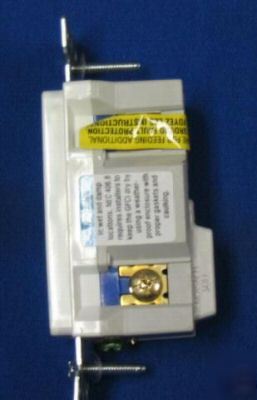 Cooper ground fault circuit interrupter plug oulet 
