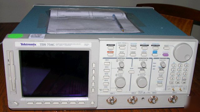 Tektronix TDS754C digitizing oscilloscope 1F 2F 13