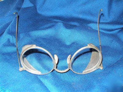 Vintage motorcycle safety goggles w/mesh side shields