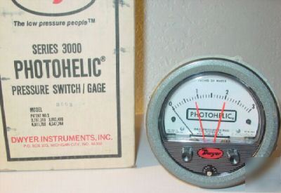 Dwyer 3003 photohelic pressure switch/gage 0-3