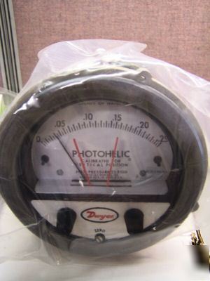 New dwyer A3000-0 photohelic pressure gage 25 psig