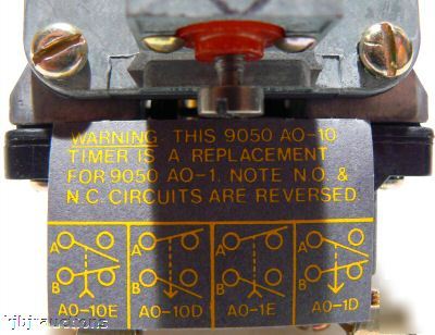 Square d 9050 pneumatic timing relay 