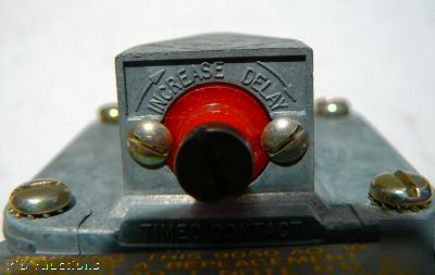 Square d 9050 pneumatic timing relay 