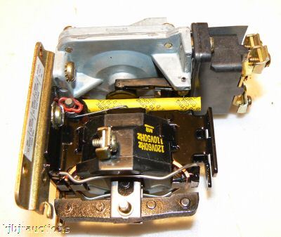 Square d 9050 pneumatic timing relay 